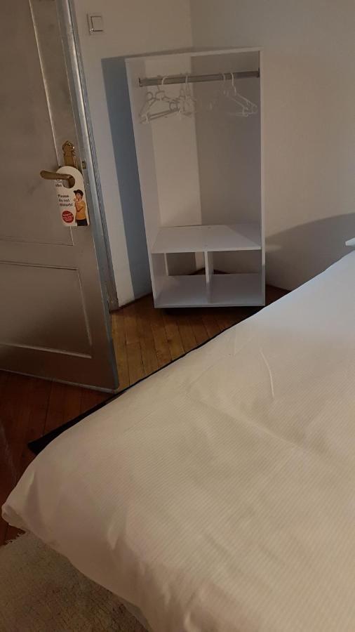 Habitación en casa particular House Zen Acogedoras En El Corazón De Bilbao,para Viajeros Expres Exclusiva Para Hombres Bilbao
